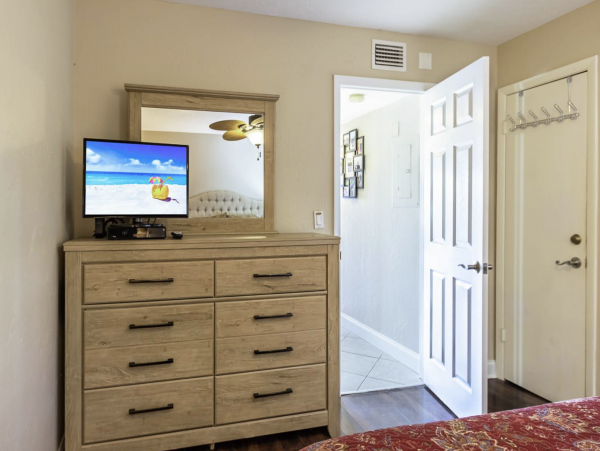 Siesta Key Gem with 2 Bedrooms and Water Views